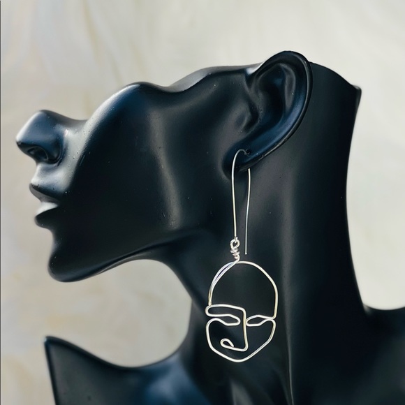 Face wire Earrings - Picture 3 of 3